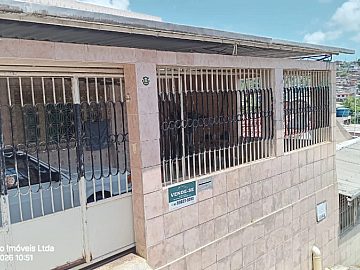 Casa com 3 quartos em �guas Compridas